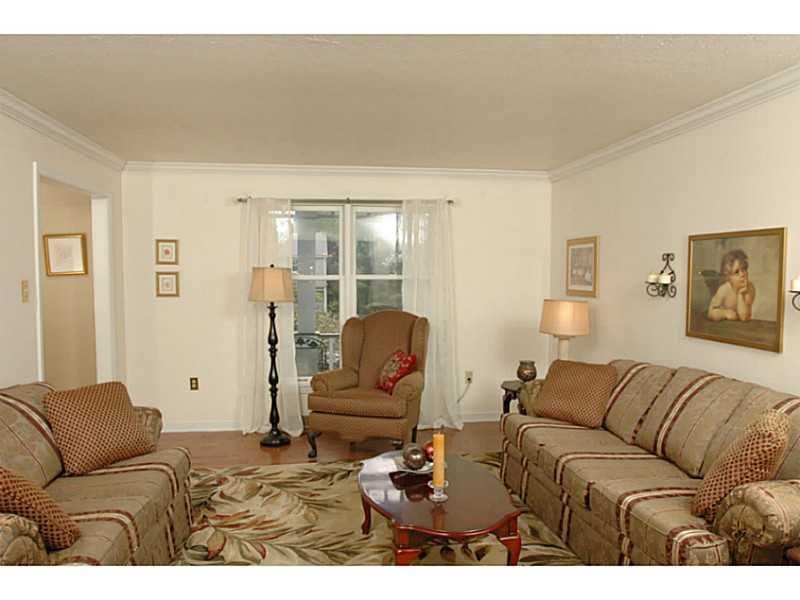 2534 Riva Ridge Court Franklin Park, PA 15090 - Photo 3 of 24 Living Room.