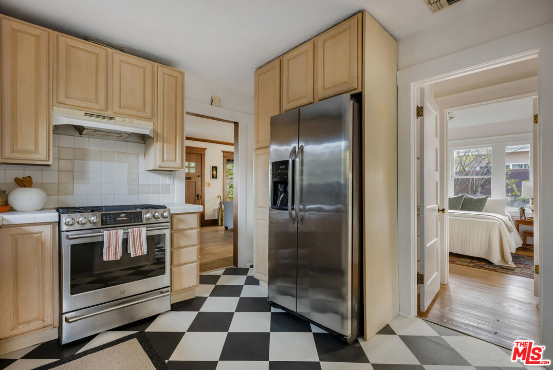 1643 Whitefield Road Pasadena, CA 91104 - Photo 13 of 31