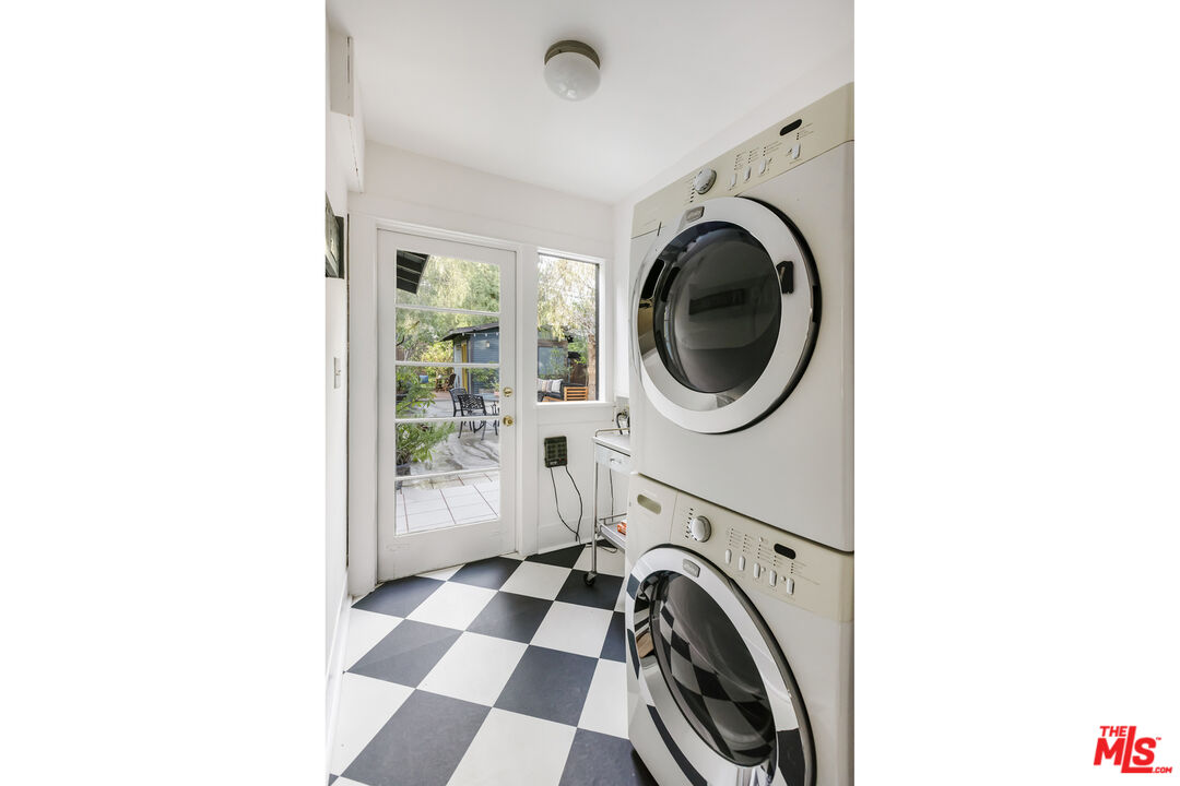 1643 Whitefield Road Pasadena, CA 91104 - Photo 22 of 31