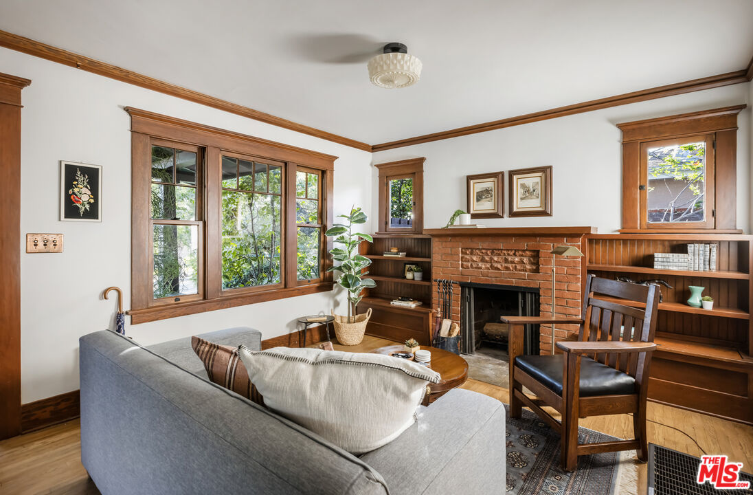 1643 Whitefield Road Pasadena, CA 91104 - Photo 7 of 31