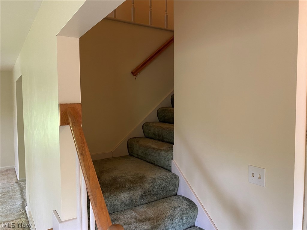 2232 Devonshire Road Northwest Canton, OH 44708 - Photo 10 of 31 Stairway
