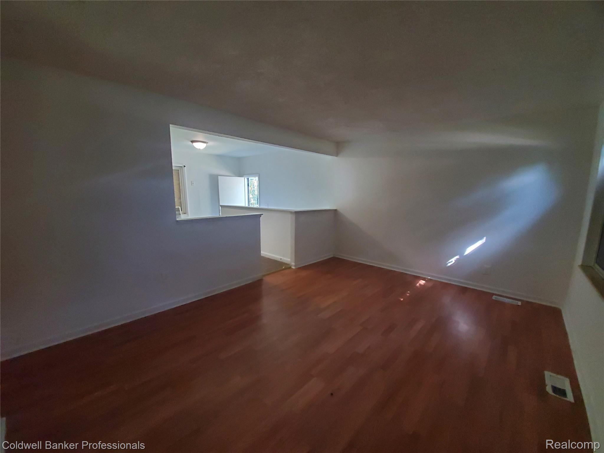 4312 Moore Street Inkster, MI 48141 - Photo 7 of 16 Photo4.jpg