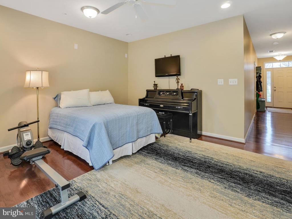 657 Tivoli Road Frederick, MD 21703 - Photo 7 of 44