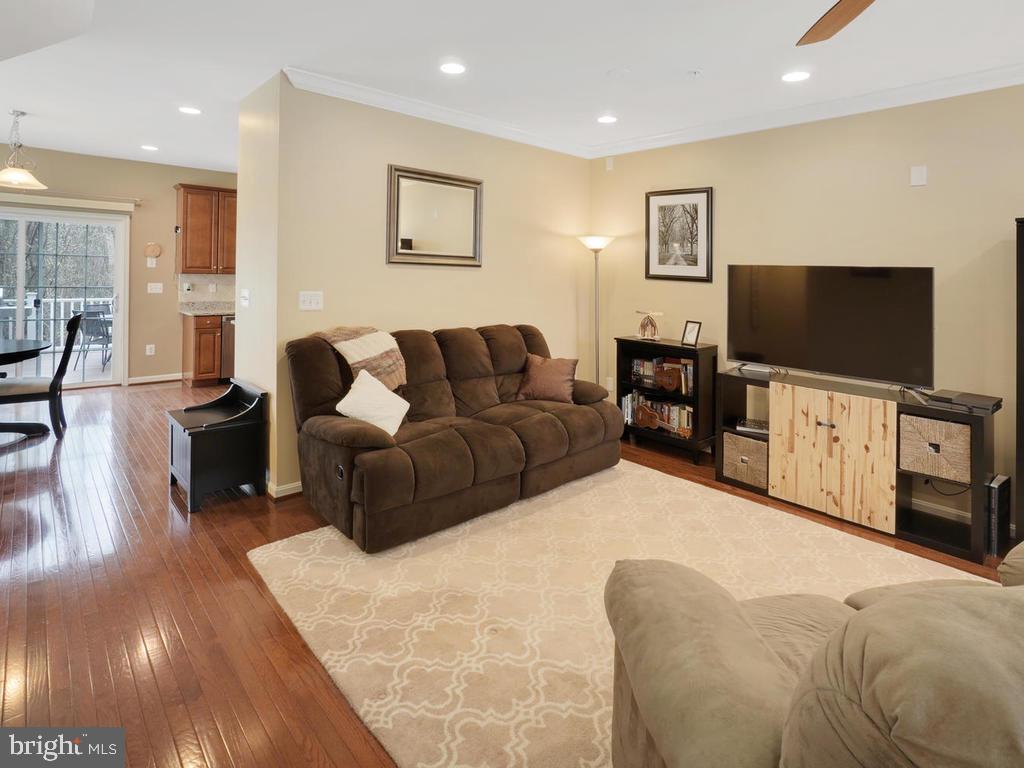 657 Tivoli Road Frederick, MD 21703 - Photo 9 of 44