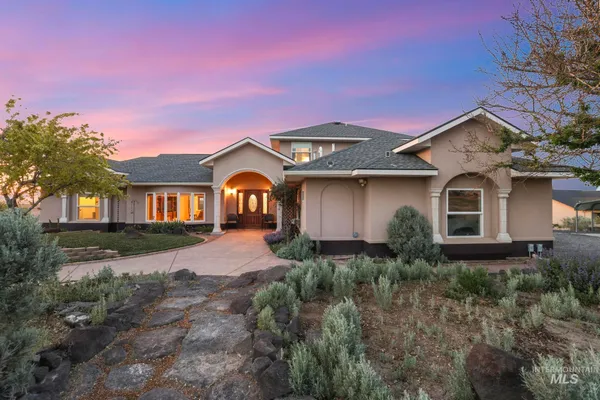 $950,000 | 1752 4550 North, Buhl, ID 83316