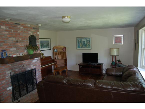 62 Lyndeborough Road Amherst, NH 03031 - Photo 4 of 15