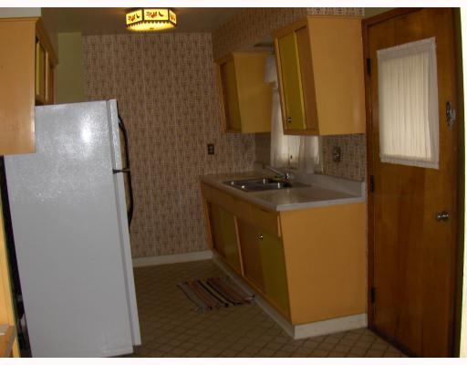 597 Wack Drive Rochester, PA 15074 - Photo 3 of 9 Kitchen.