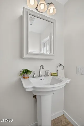 $1,225,000 | 412 Dayloma Avenue, Ventura, CA 93003