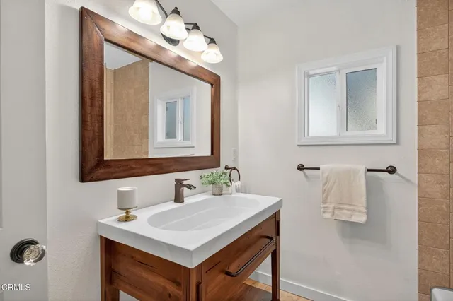 $1,225,000 | 412 Dayloma Avenue, Ventura, CA 93003