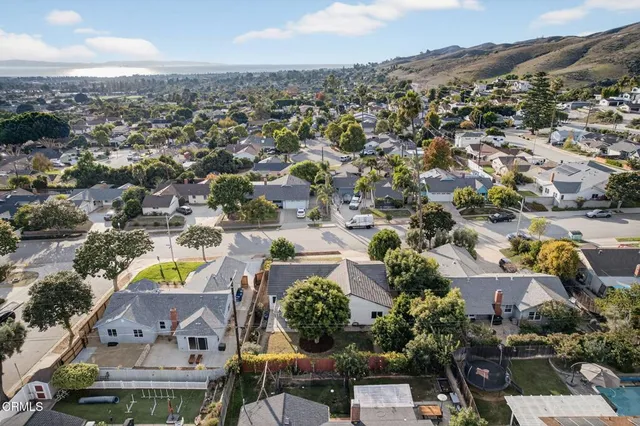 $1,225,000 | 412 Dayloma Avenue, Ventura, CA 93003
