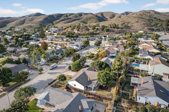 $1,225,000 | 412 Dayloma Avenue, Ventura, CA 93003