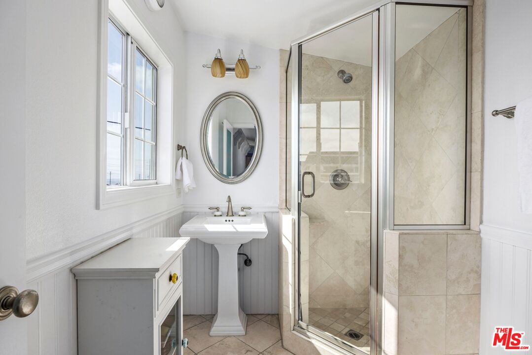 459 35th Street Manhattan Beach, CA 90266 - Photo 26 of 30