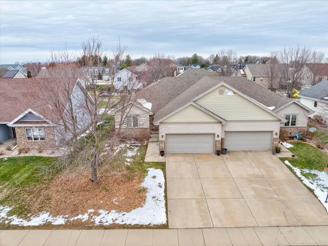 $375,000 | 829 Oregon Parks Avenue, Oregon, WI 53575