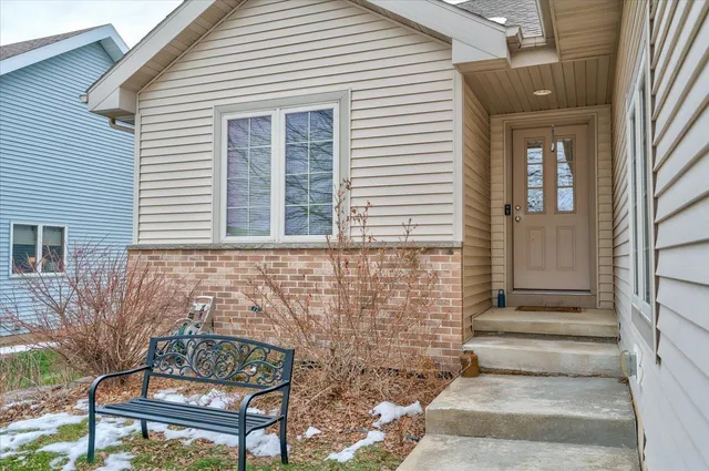 $375,000 | 829 Oregon Parks Avenue, Oregon, WI 53575