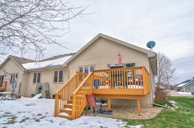 $375,000 | 829 Oregon Parks Avenue, Oregon, WI 53575