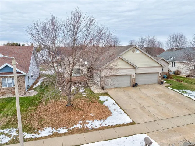 $375,000 | 829 Oregon Parks Avenue, Oregon, WI 53575