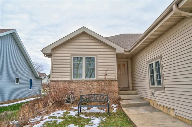 $375,000 | 829 Oregon Parks Avenue, Oregon, WI 53575