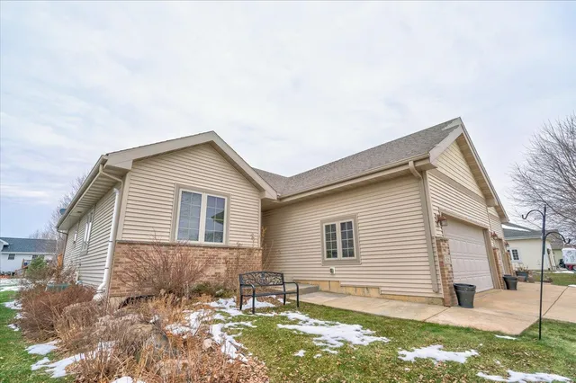 $375,000 | 829 Oregon Parks Avenue, Oregon, WI 53575