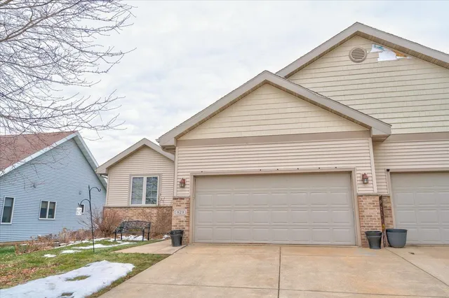 $375,000 | 829 Oregon Parks Avenue, Oregon, WI 53575