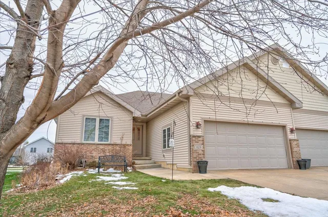 $375,000 | 829 Oregon Parks Avenue, Oregon, WI 53575