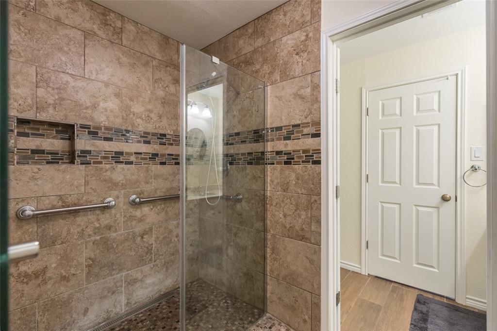 40 Carriage Road Abilene, TX 79605 - Photo 22 of 40 a bathroom with a shower