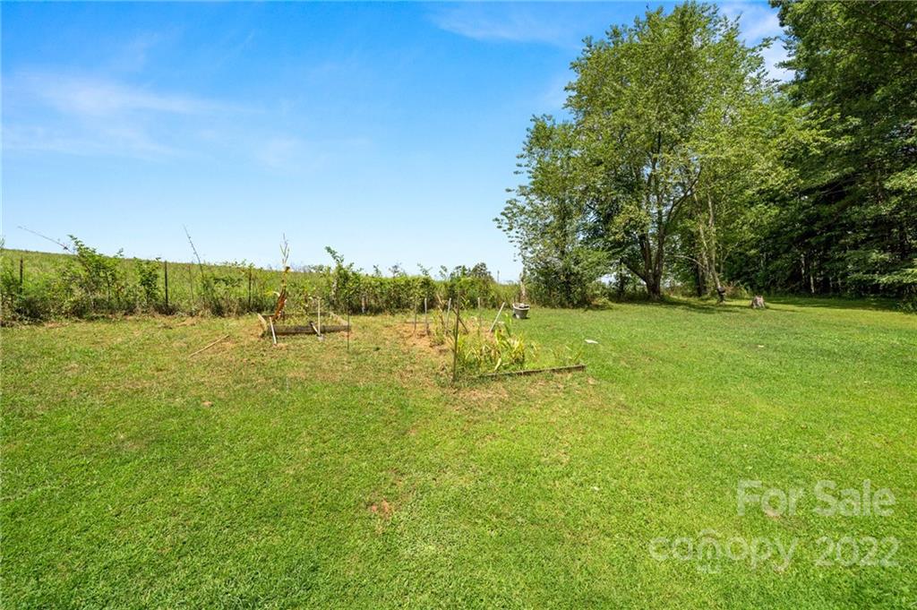 25 Green Valley Road Leicester, NC 28748 - Photo 29 of 32 Gallery Image 29