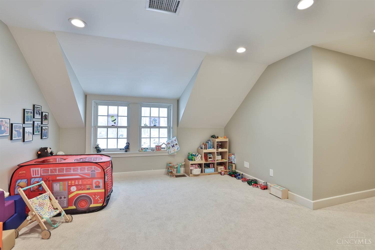9675 Cunningham Road Cincinnati, OH 45243 - Photo 44 of 99