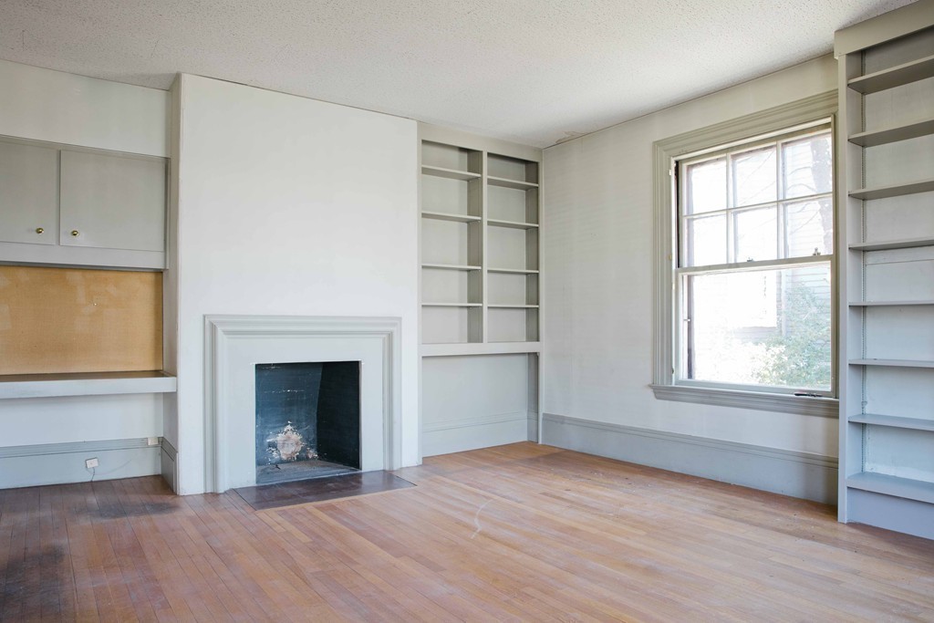 112 Upland Road Cambridge, MA 02140 - Photo 3 of 9