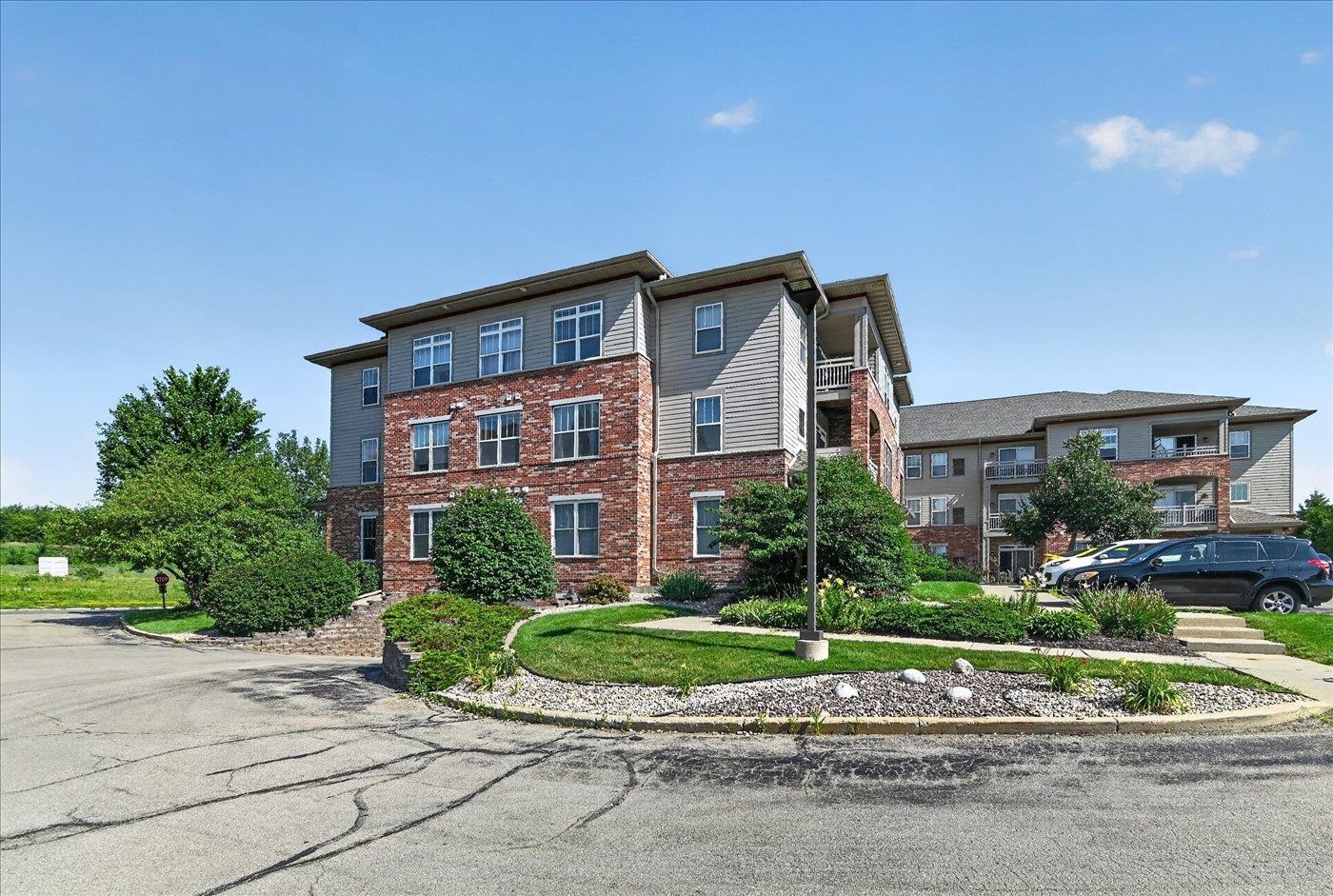 141 Metro Terrace, Unit 203 Madison, WI 53718 - Photo 5 of 48