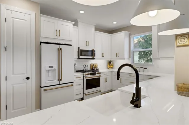 $648,800 | 15156 Sacile Court, Naples, FL 34114