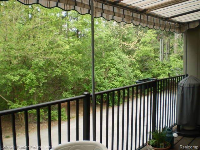 1365 Autumn Lane Rochester, MI 48306 - Photo 19 of 25 Balcony.JPG