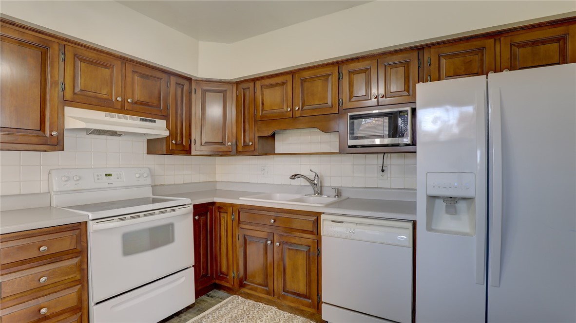 112 Ridgeway Drive Decatur, IL 62521 - Photo 9 of 25 Gallery Image 9