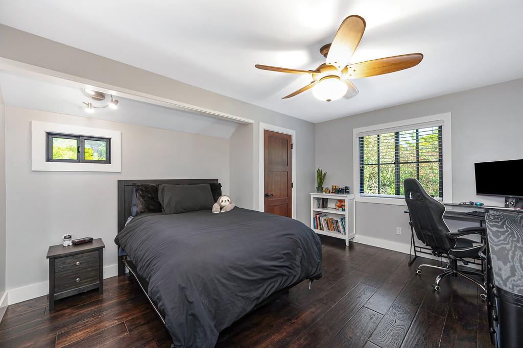 38318 Larue Way Davis, CA 95616 - Photo 46 of 92 a bedroom with a bed and a desk