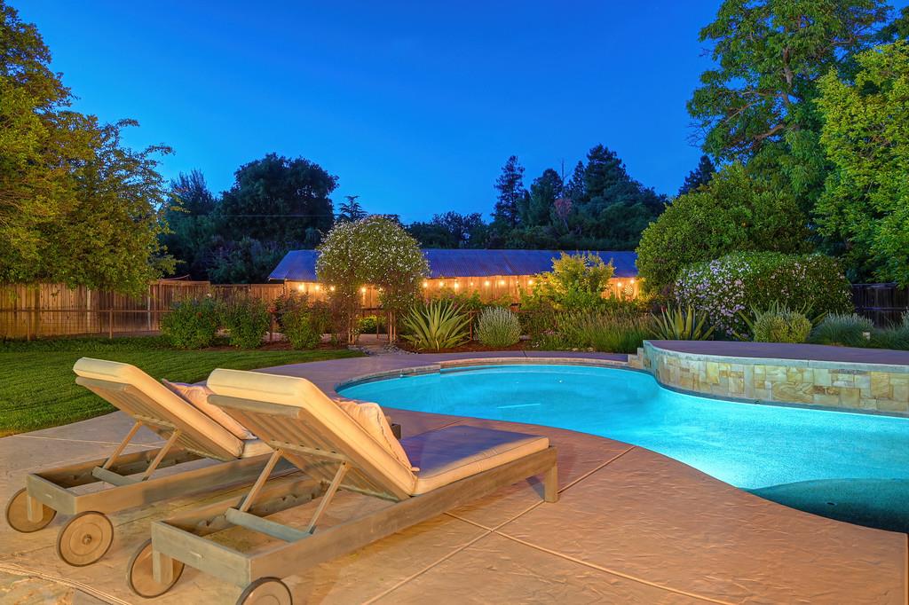 38318 Larue Way Davis, CA 95616 - Photo 86 of 92 a view of a chairs and table in the garden