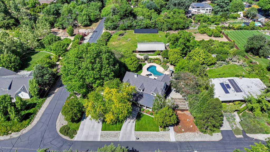 38318 Larue Way Davis, CA 95616 - Photo 9 of 92