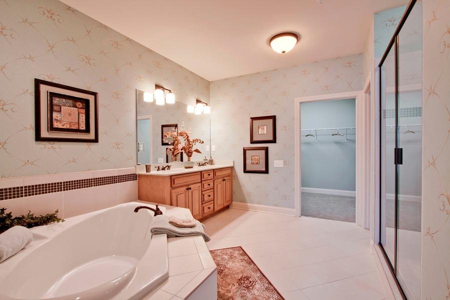 345 Centennial Bluff Boulevard, Unit 345 Oak Ridge, TN 37830 - Photo 14 of 23 14_CB_BlueRidge_314_MasterBath01