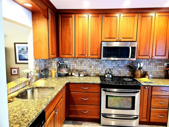 $1,170,000 | 2601 South Roosevelt Boulevard, Unit 610B, Key West, FL 33040