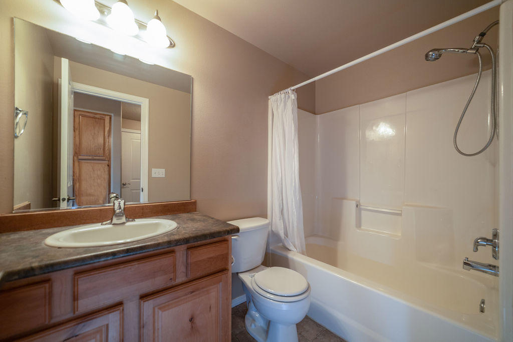 16477 Riley Drive La Pine, OR 97739 - Photo 19 of 26 PhotoMyListing-23