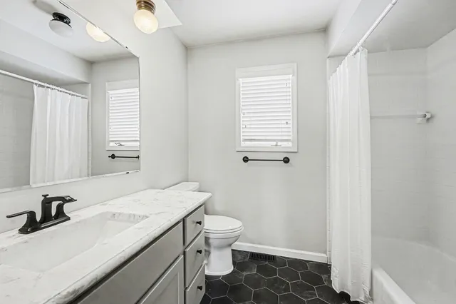 $219,900 | 517 Maryland Avenue Northeast, Unit 9, Grand Rapids, MI 49503