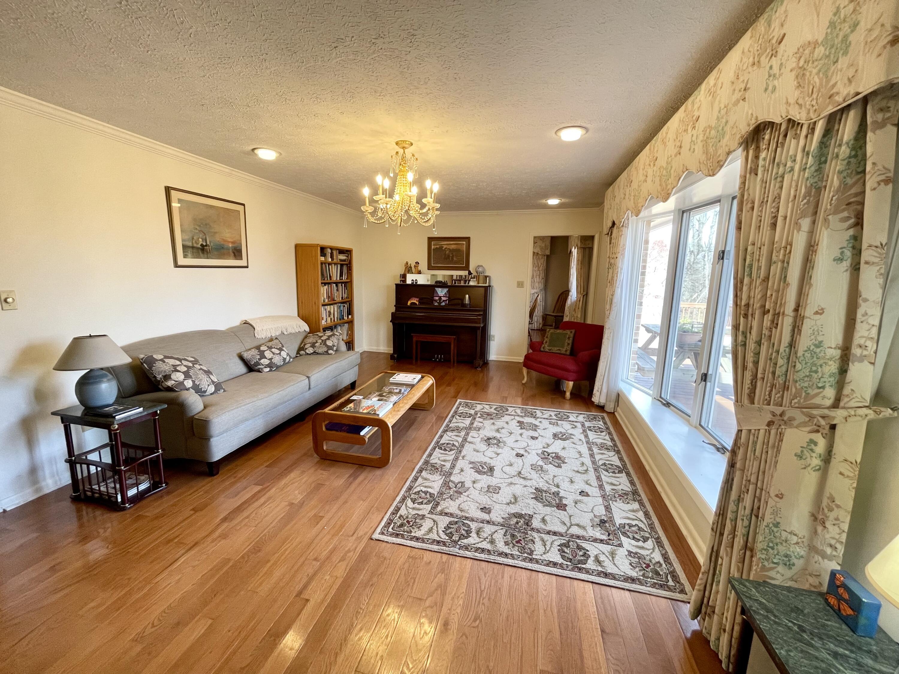 149 Ridgefield Road Southwest Wise, VA 24293 - Photo 14 of 59 living room