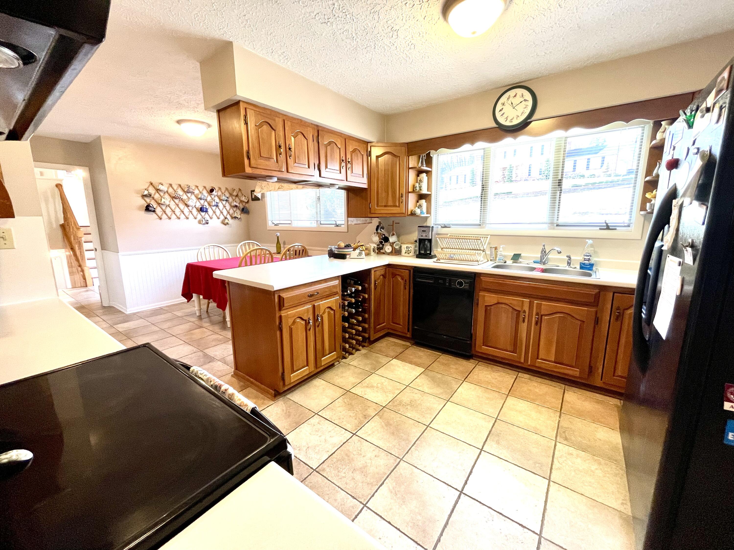 149 Ridgefield Road Southwest Wise, VA 24293 - Photo 7 of 59 kitchen