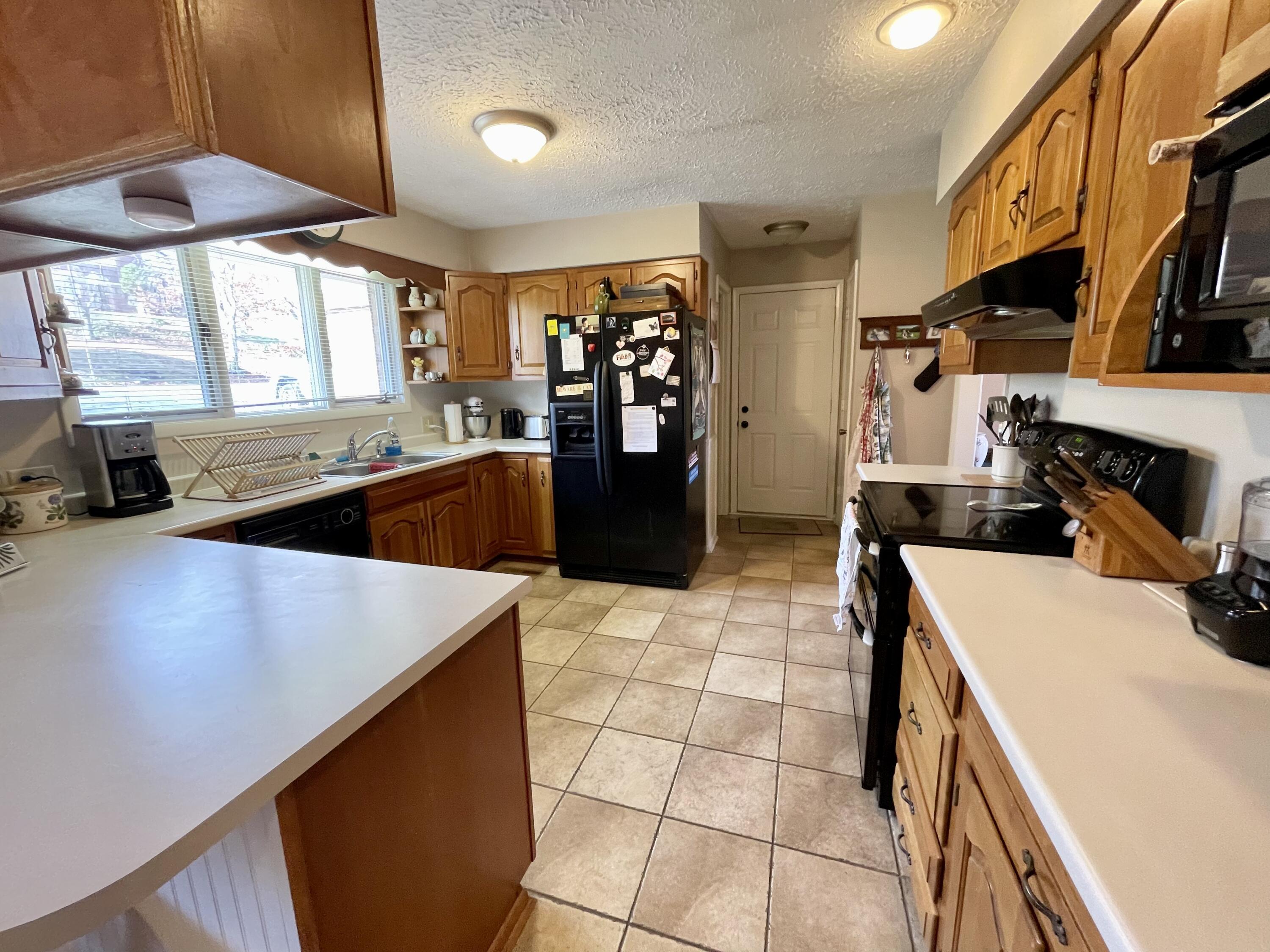 149 Ridgefield Road Southwest Wise, VA 24293 - Photo 9 of 59 kitchen