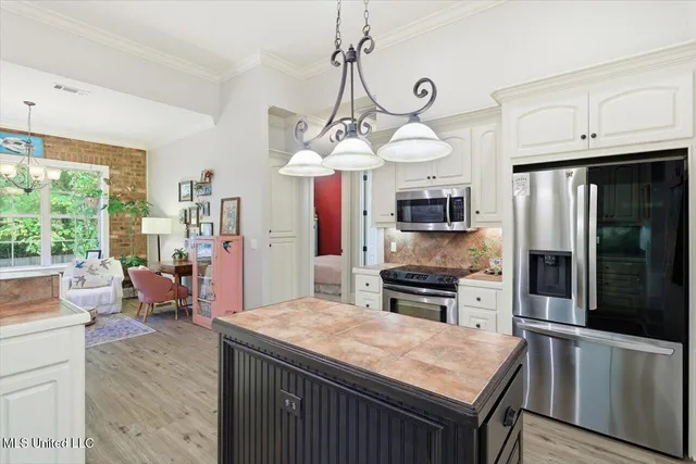 $329,900 | 117 Bainbridge Bend, Canton, MS 39046