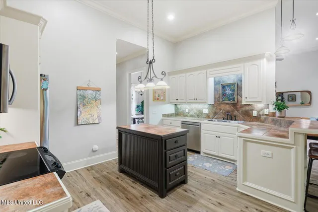 $329,900 | 117 Bainbridge Bend, Canton, MS 39046