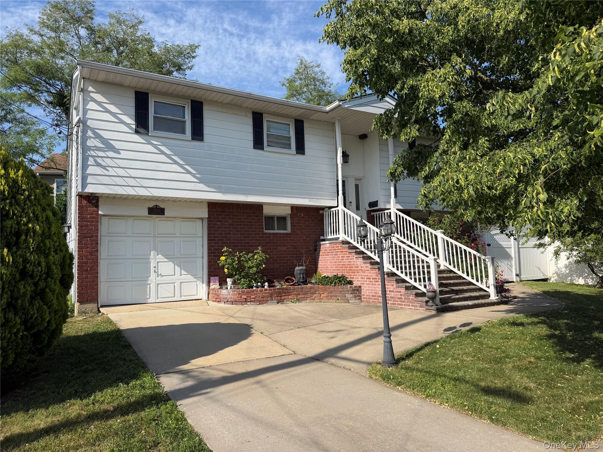 3009 Fishermans Road Baldwin, NY 11510 - Photo 2 of 12