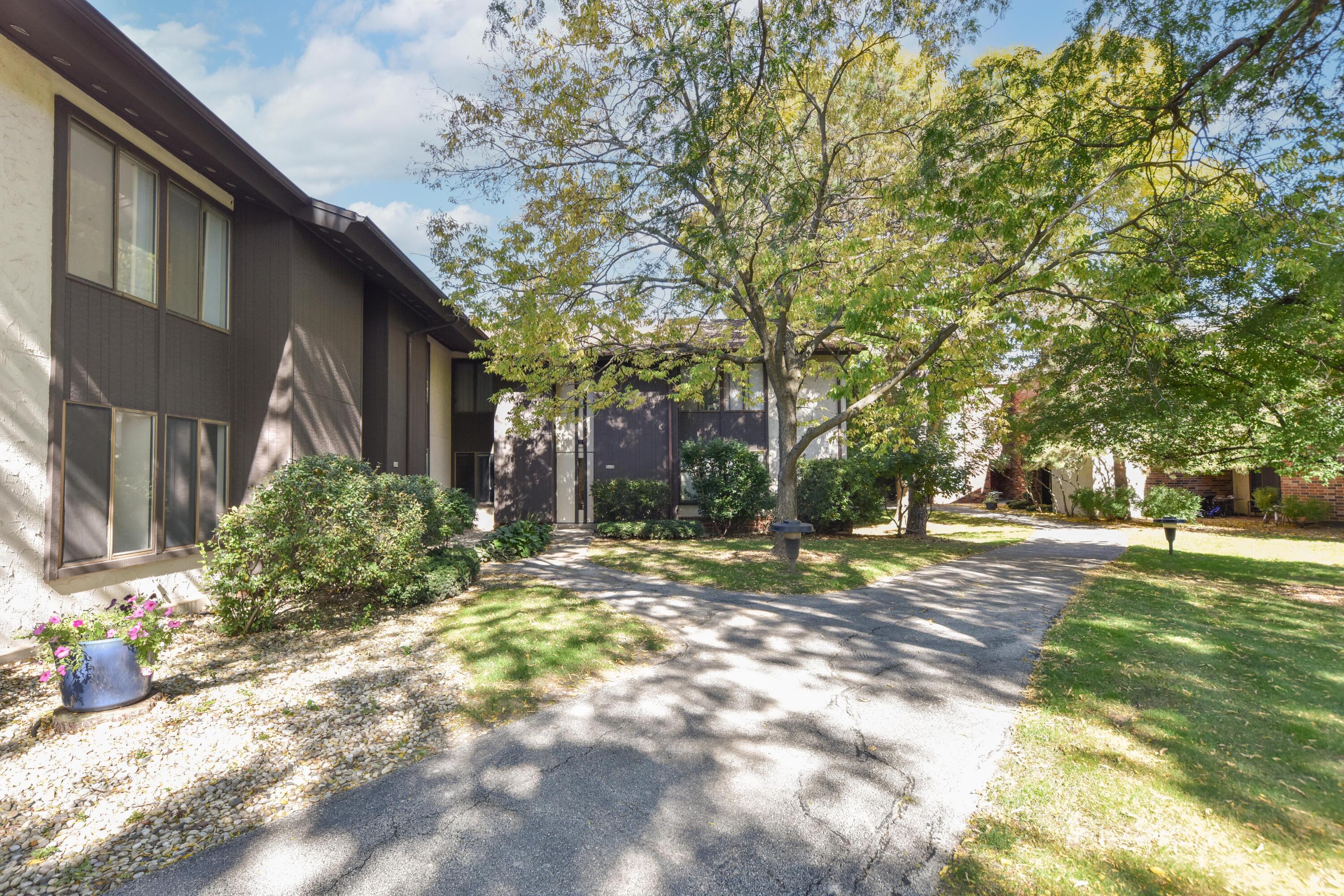 2450 Good Hope Road, Unit 49 Glendale, WI 53209 - Photo 26 of 27 Grounds