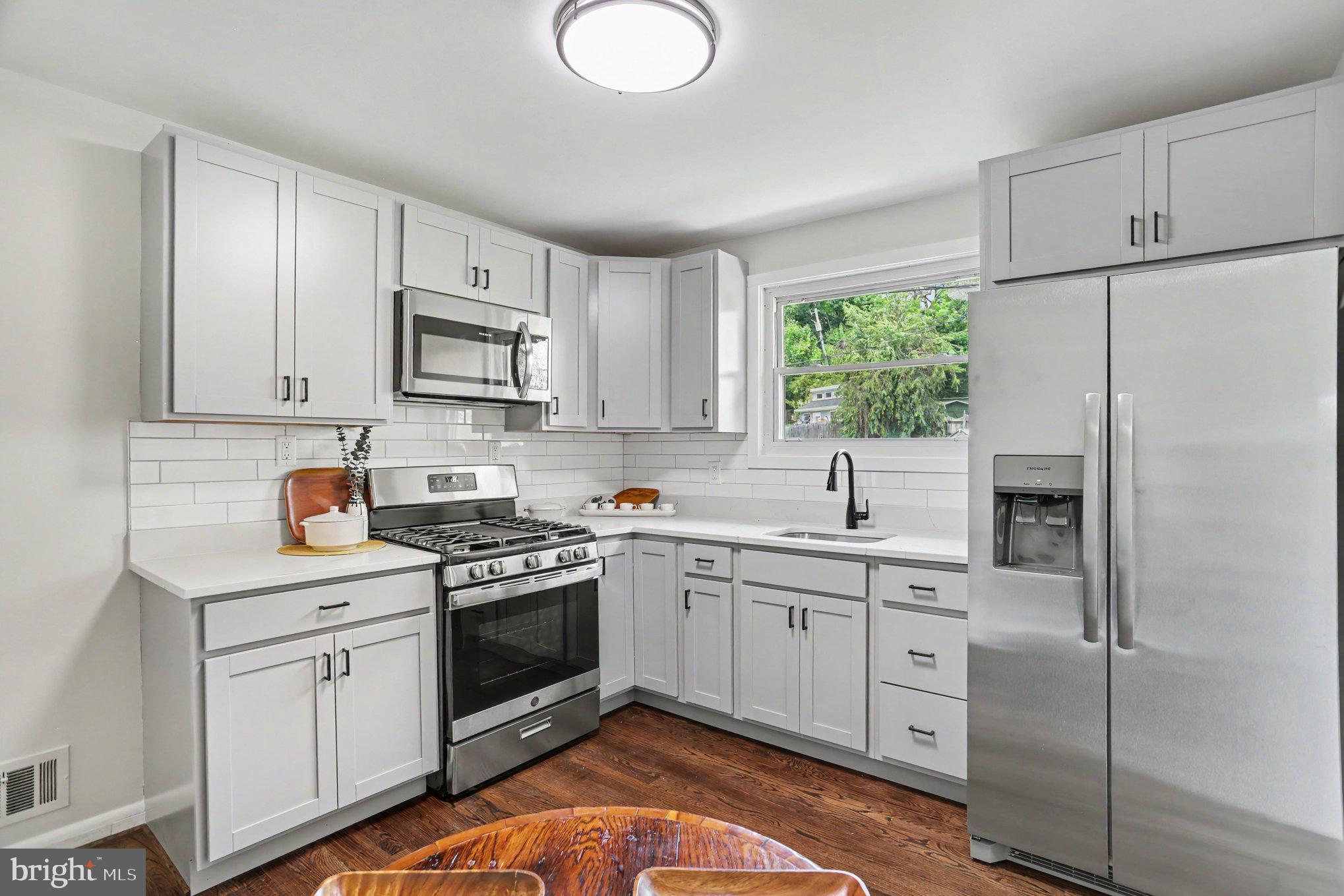 6214 Golden Ring Road Baltimore, MD 21237 - Photo 12 of 67 Kitchen