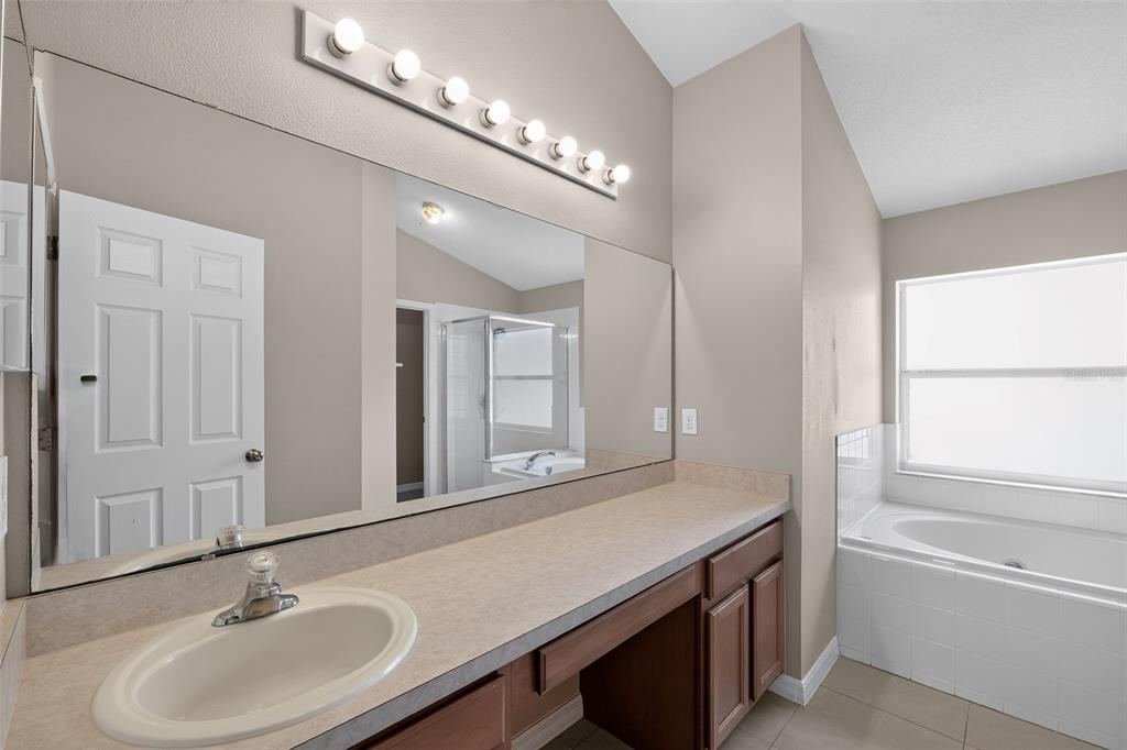 4027 Longworth Loop Kissimmee, FL 34744 - Photo 12 of 14