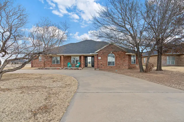$370,000 | 101 Alamo Street, Claude, TX 79019