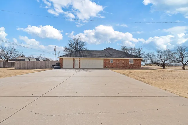 $370,000 | 101 Alamo Street, Claude, TX 79019